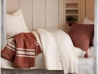 pebble_quilt_ivory_lifestyle_hero_f17_v1_1.jpg