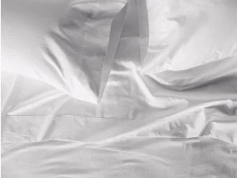 sateen_sheetset_alpinewhite_bedoverhead_f17.jpg