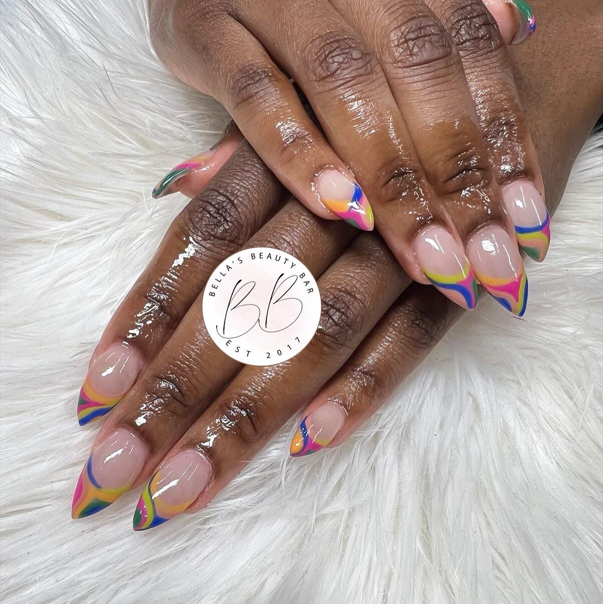 #notd #nola#nolanails #metairie#metairieroad #metairienails #metairiesalon #oldmetairie #nails #nailsofinstagram #nailart #naildesigns #nailinspo #nailfie #naildesign #nailpro #nailsaddict #nailsbytina #designsbytina #bellasbeautybar #bellasbeautybar