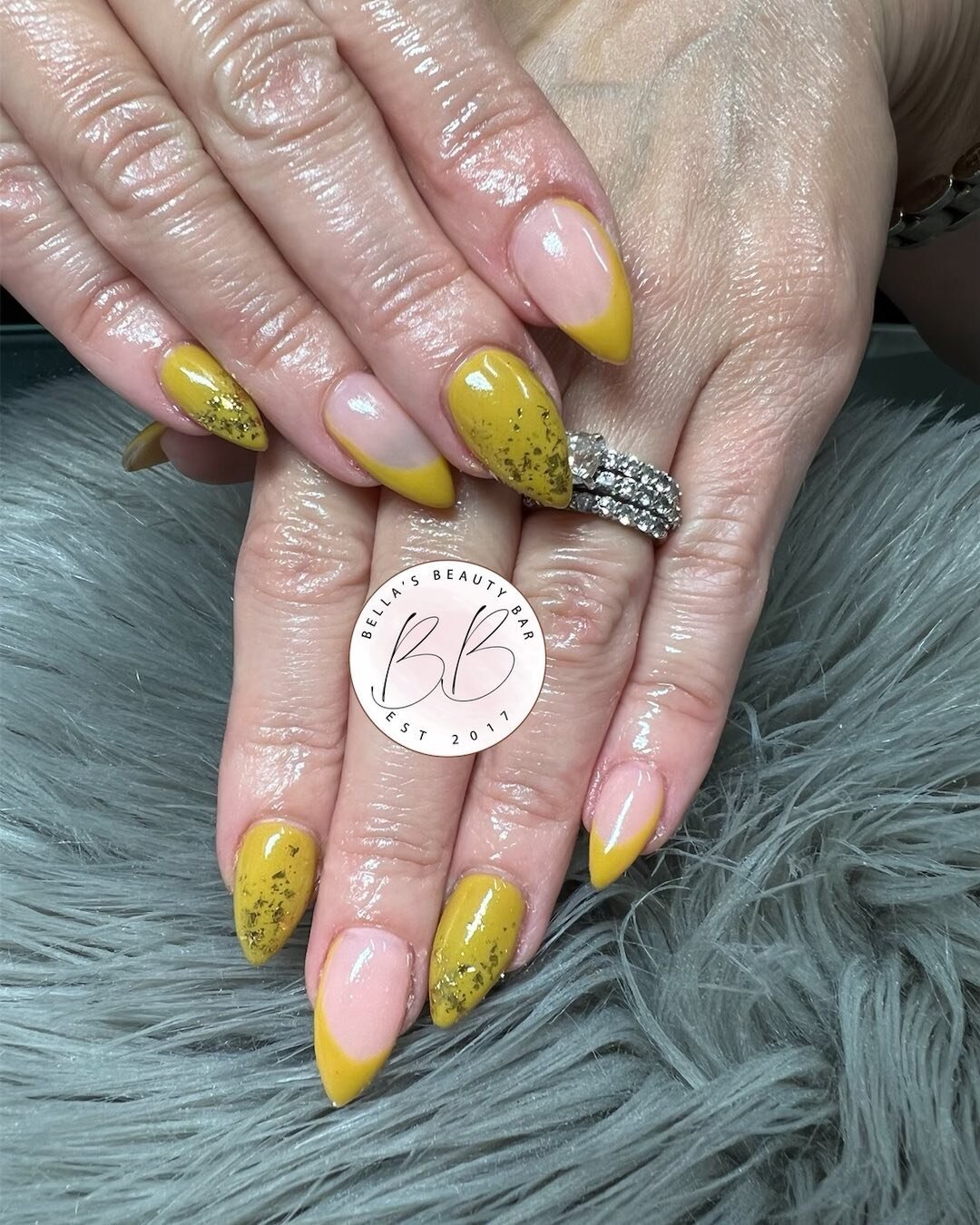 #notd #nola#nolanails #metairie#metairieroad #metairienails #metairiesalon #oldmetairie #nails #nailsofinstagram #nailart #naildesigns #nailinspo #nailfie #naildesign #nailpro #nailsaddict #nailsbytina #designsbytina #bellasbeautybar #bellasbeautybar