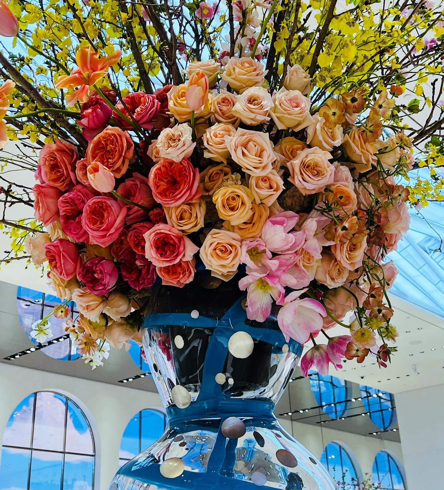 inspiration is everywhere&hellip;
#inspiration #flowers #arrangements #color #magnitude #makeanimpact #inspiredbydesign #beauty #ideas #concepts #design #inspired @tiffanyandco #bethanynewellbrand #stylearchitect #naillacquer #shadesonthehorizon