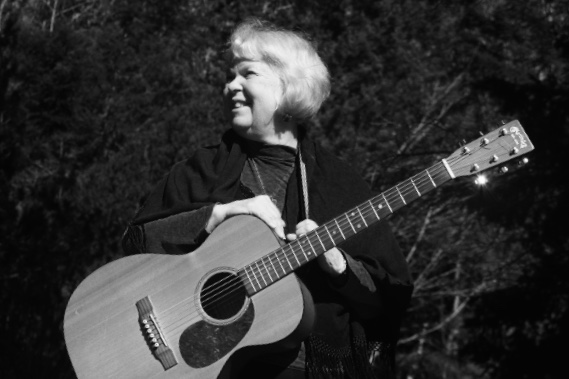 “Linda Allen: Hear Her Roar”, Entertainment News Northwest, April 2019 . Read the article here.