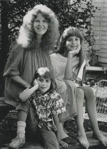 Linda, Jen, Kristin