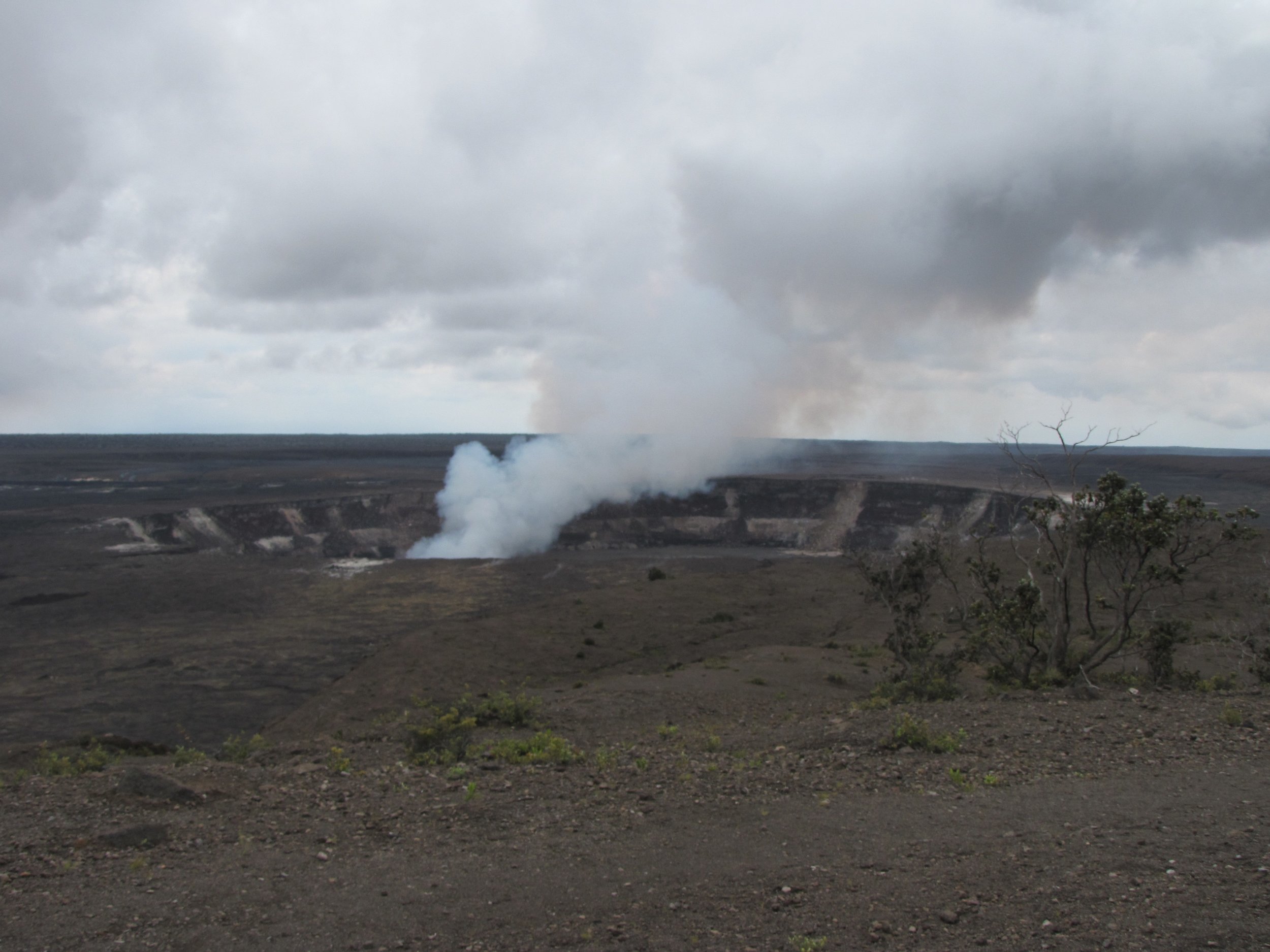 GeologyClubHawaiiSmokingCrater.jpg