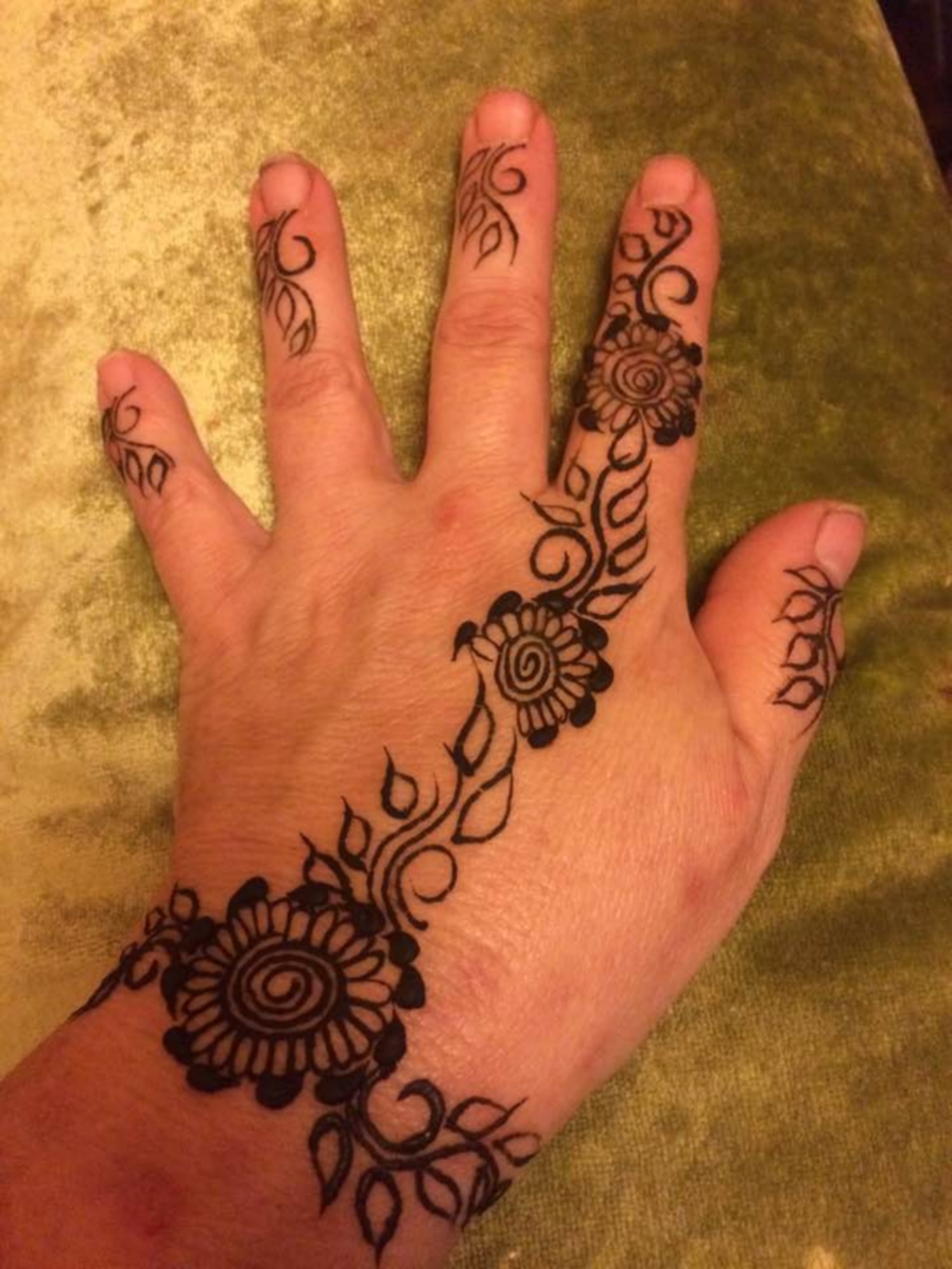 HennaHand.jpg