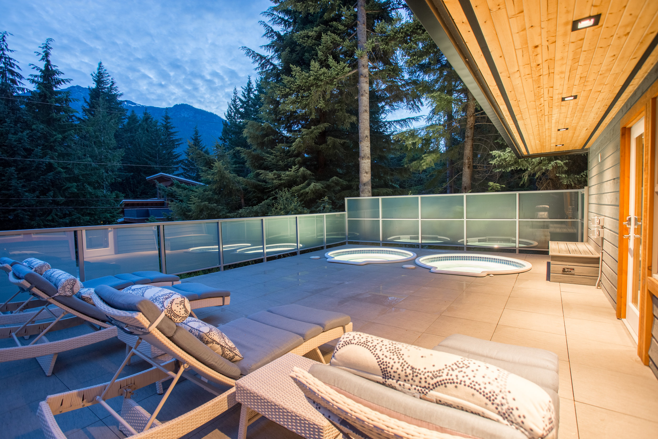 Alta Lake Chalet - Spa Deck
