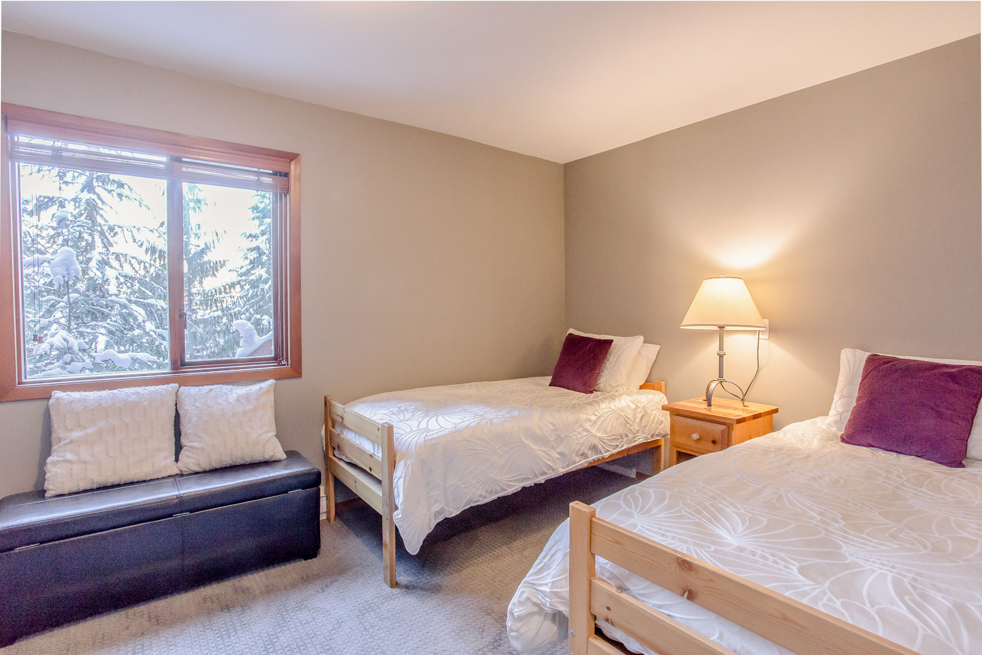 Aurora Lodge - Bedroom 6