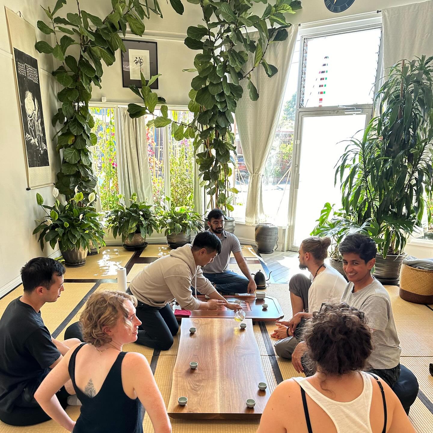 Gongfu ceremonial tea tasting with 5 premium teas. Sip some tea and meditate in the sunlight ☀️🍵🫖
RSVP to attend the next Tea Tasting on Sunday, September 29th from 2-4pm in Kensington.
Link: teaclub.eventbrite.com
Also in our bio :)
Upcoming d
