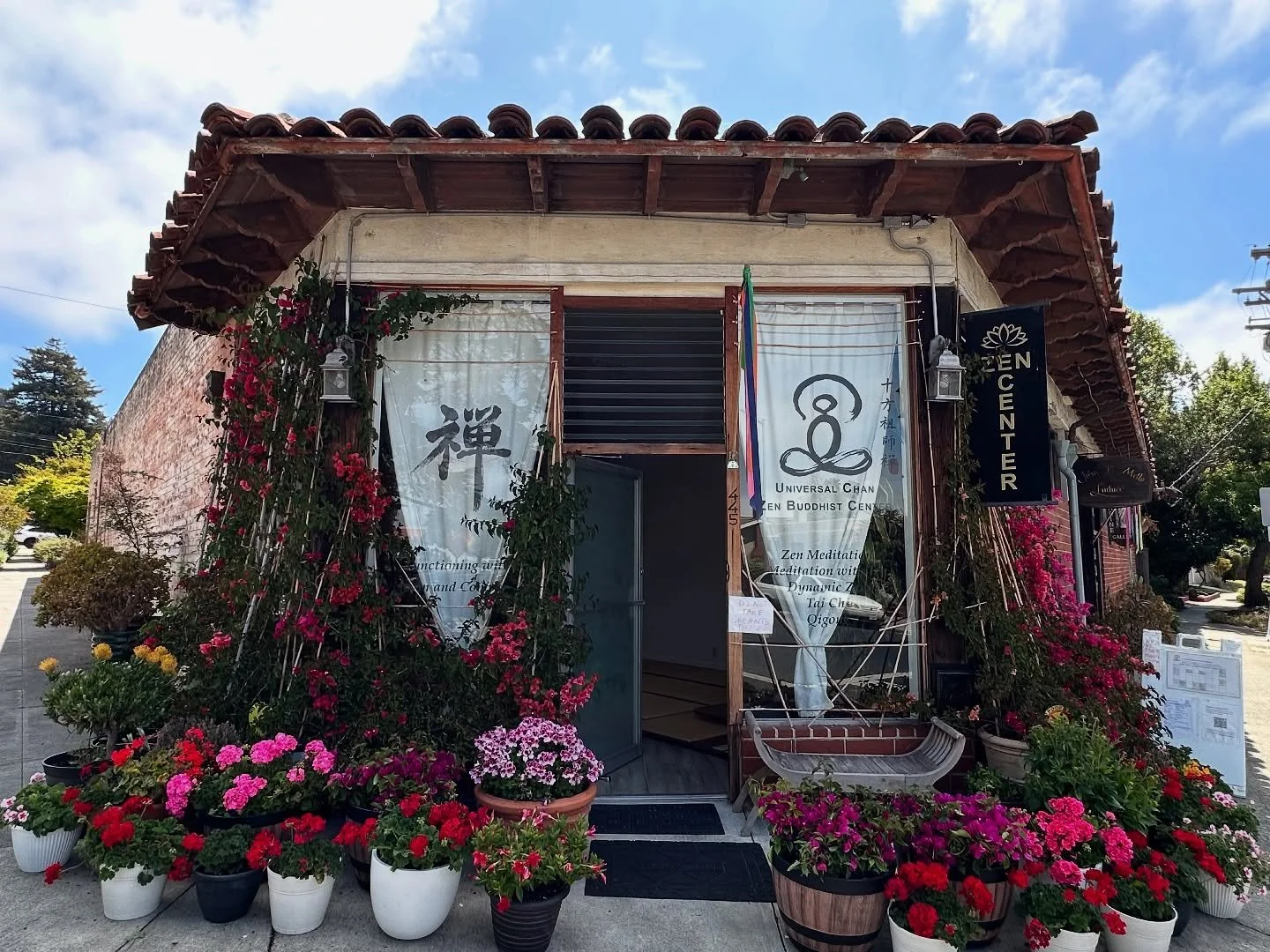 Universal Chan’s flowers blooming all season long.