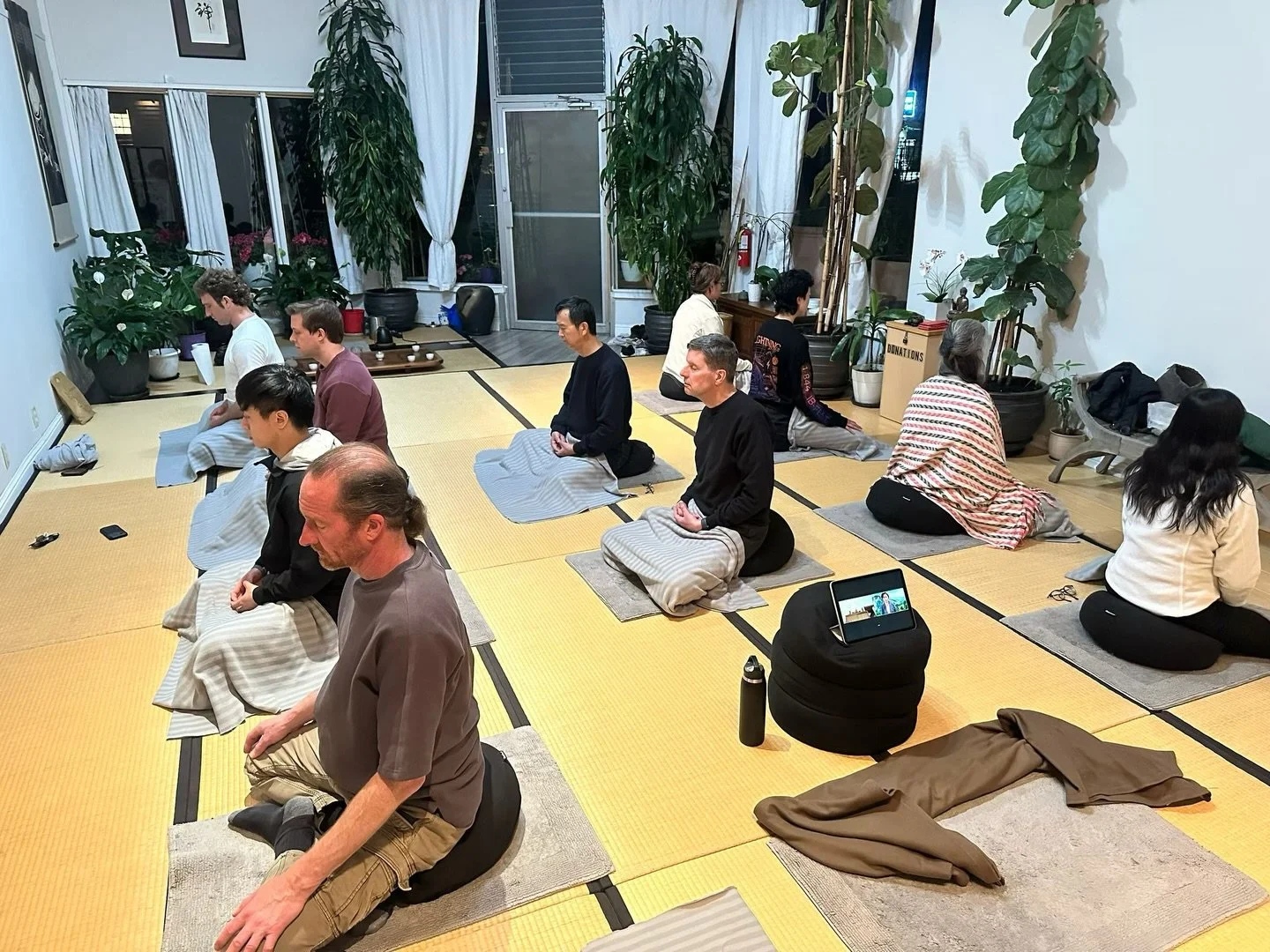 十方祖師禪國際打坐 
大家成佛了