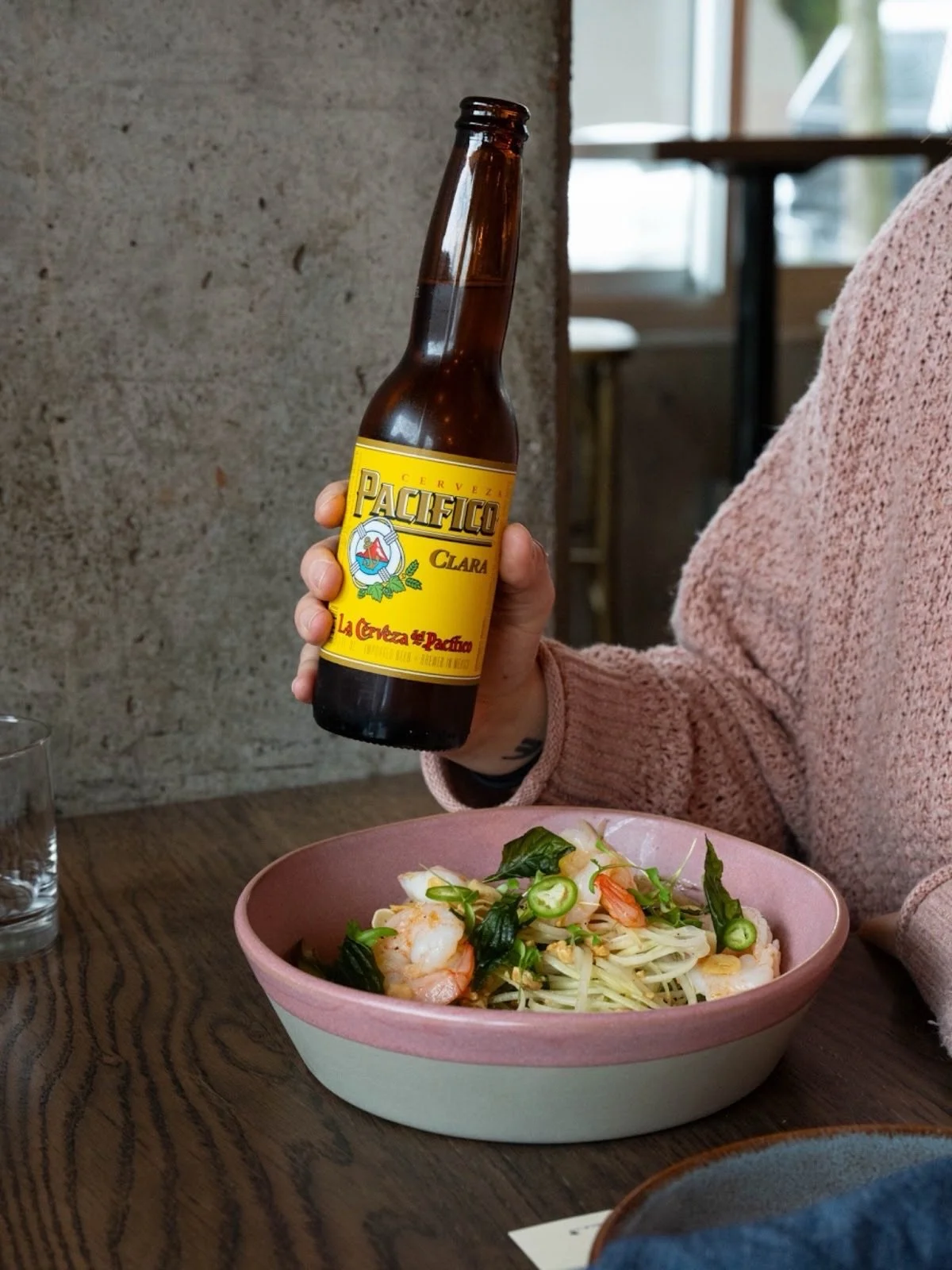 Three words to describe our prawns: light, bright, and punchy 🦐

Prawns with green papaya salad, fish sauce vinaigrette, ginger, chili, peanuts, and fried garlic. Finished with an aromatic blend of thai basil, cilantro, and mint for flavor and crunc