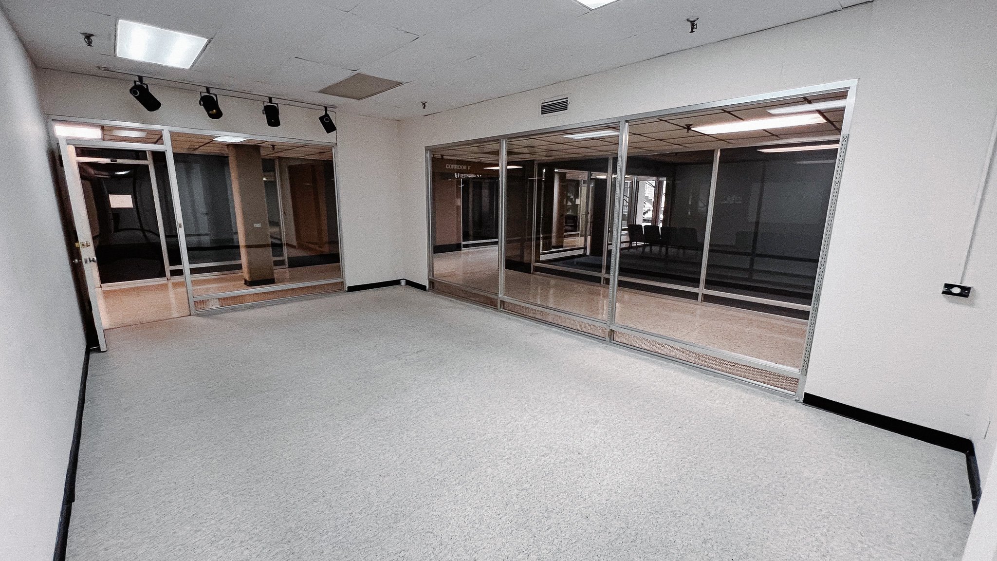 PT ROOM