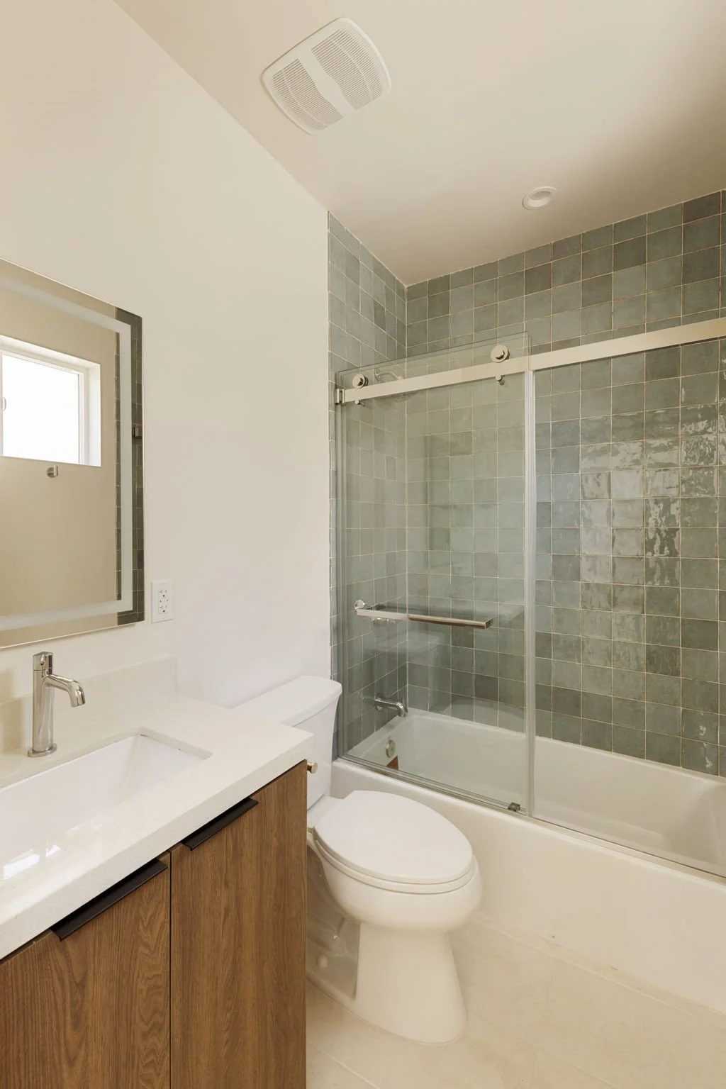 6c- 14-web-or-mls-738-n-vendome-st.jpg