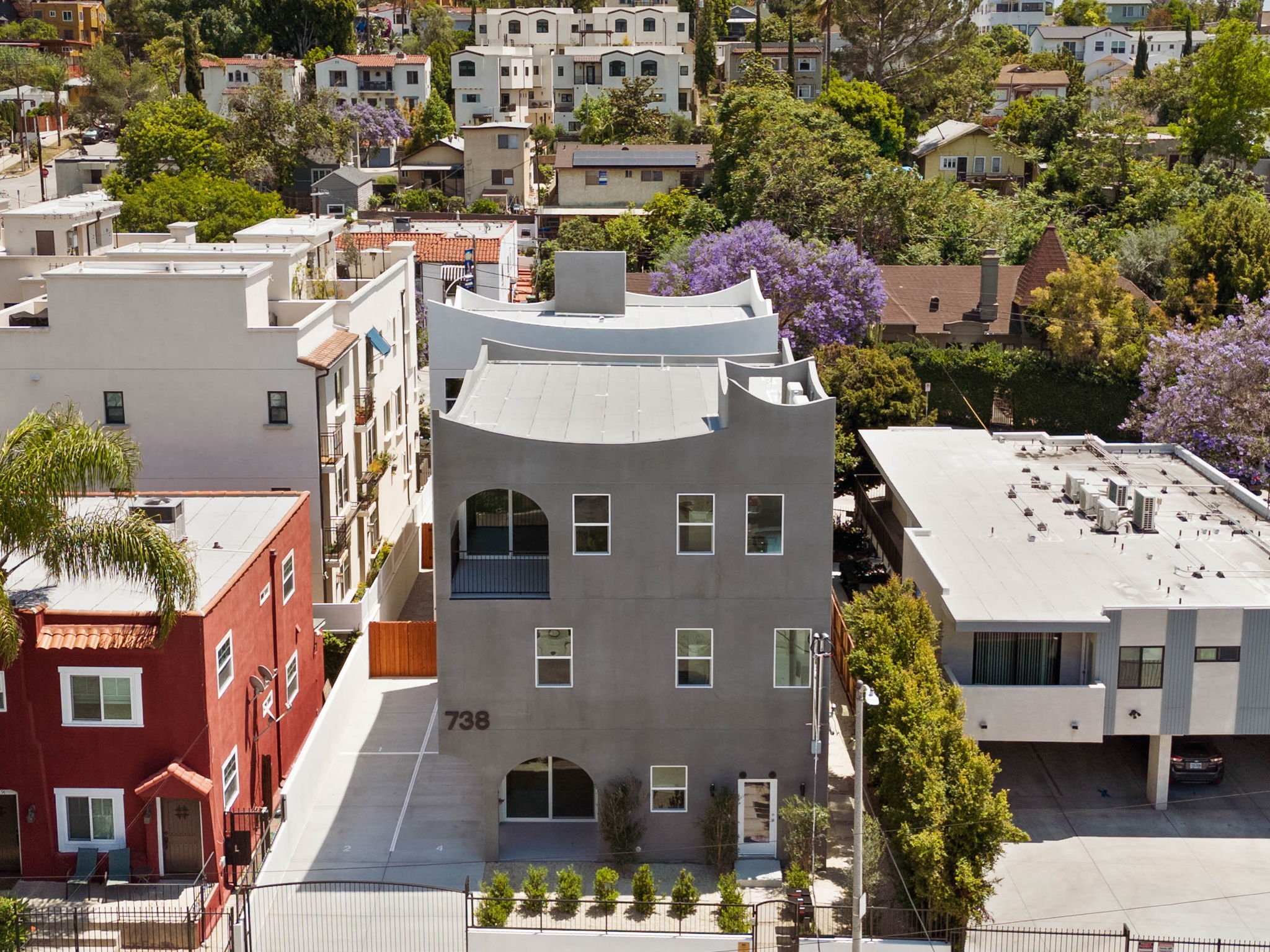 16- 49-web-or-mls-738-n-vendome-st.jpg