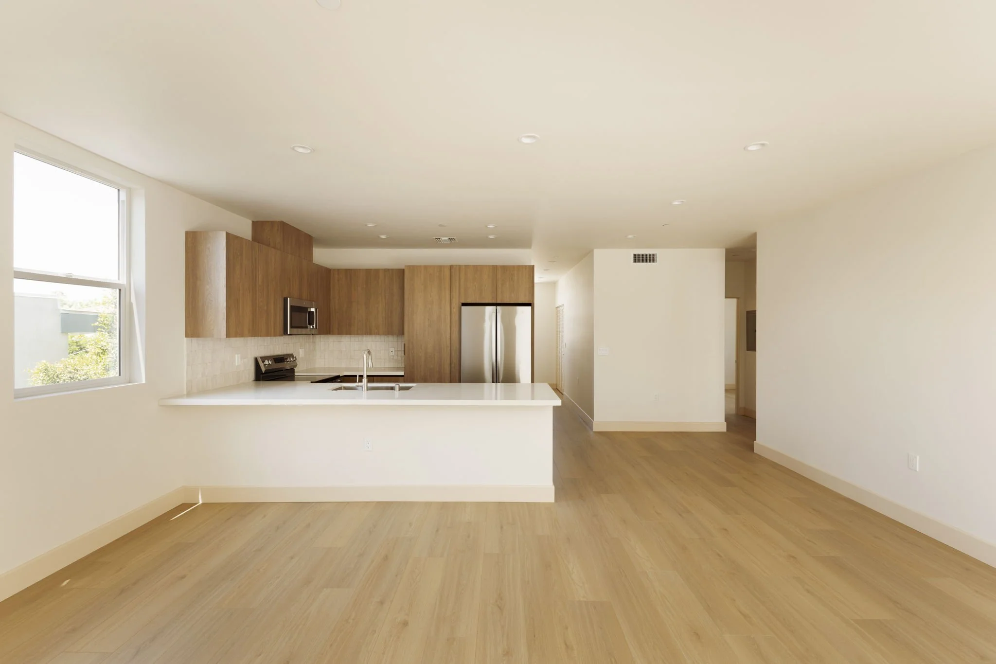 3- 28-web-or-mls-738-n-vendome-st.jpg