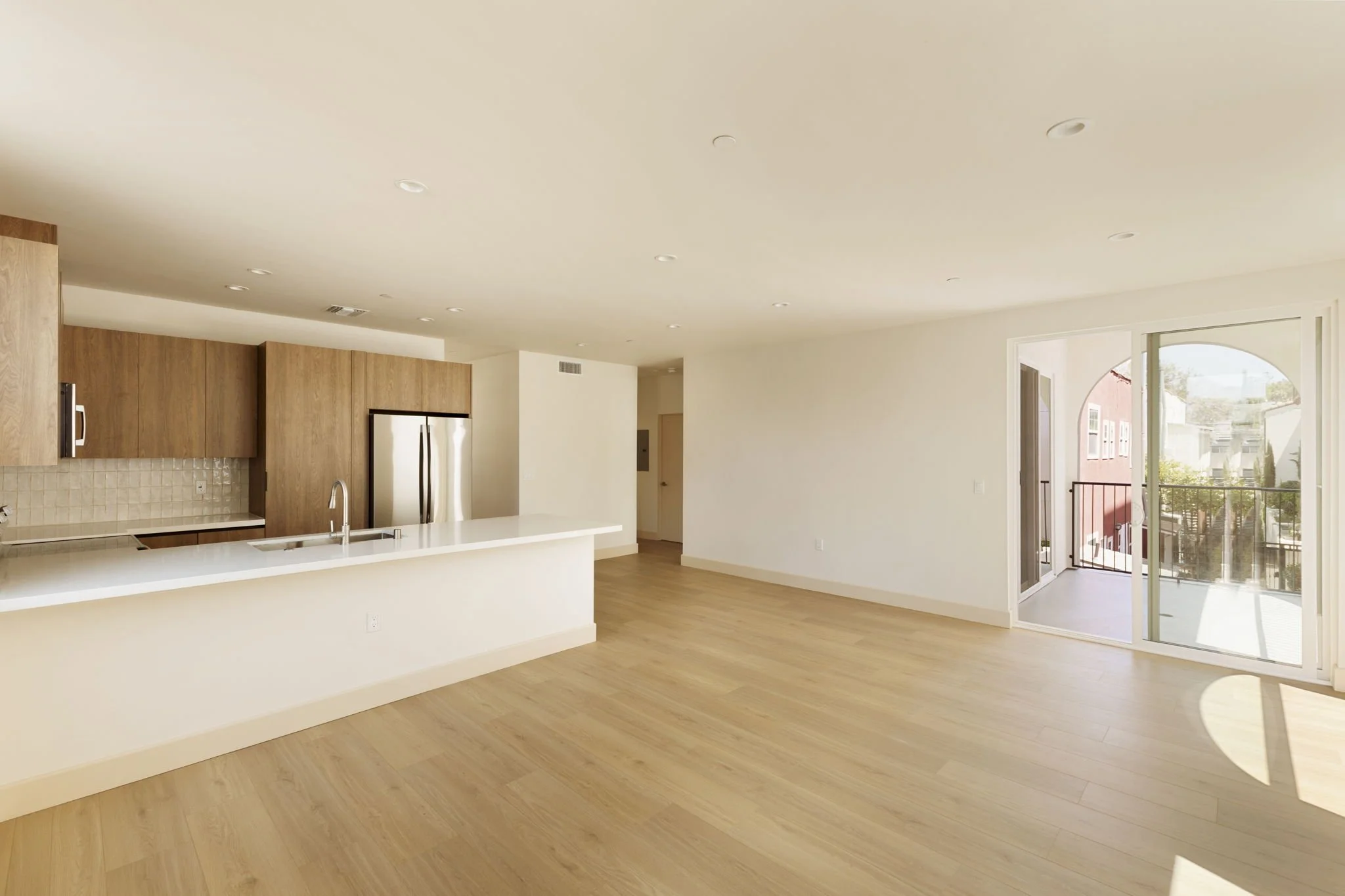 1- 29-web-or-mls-738-n-vendome-st.jpg