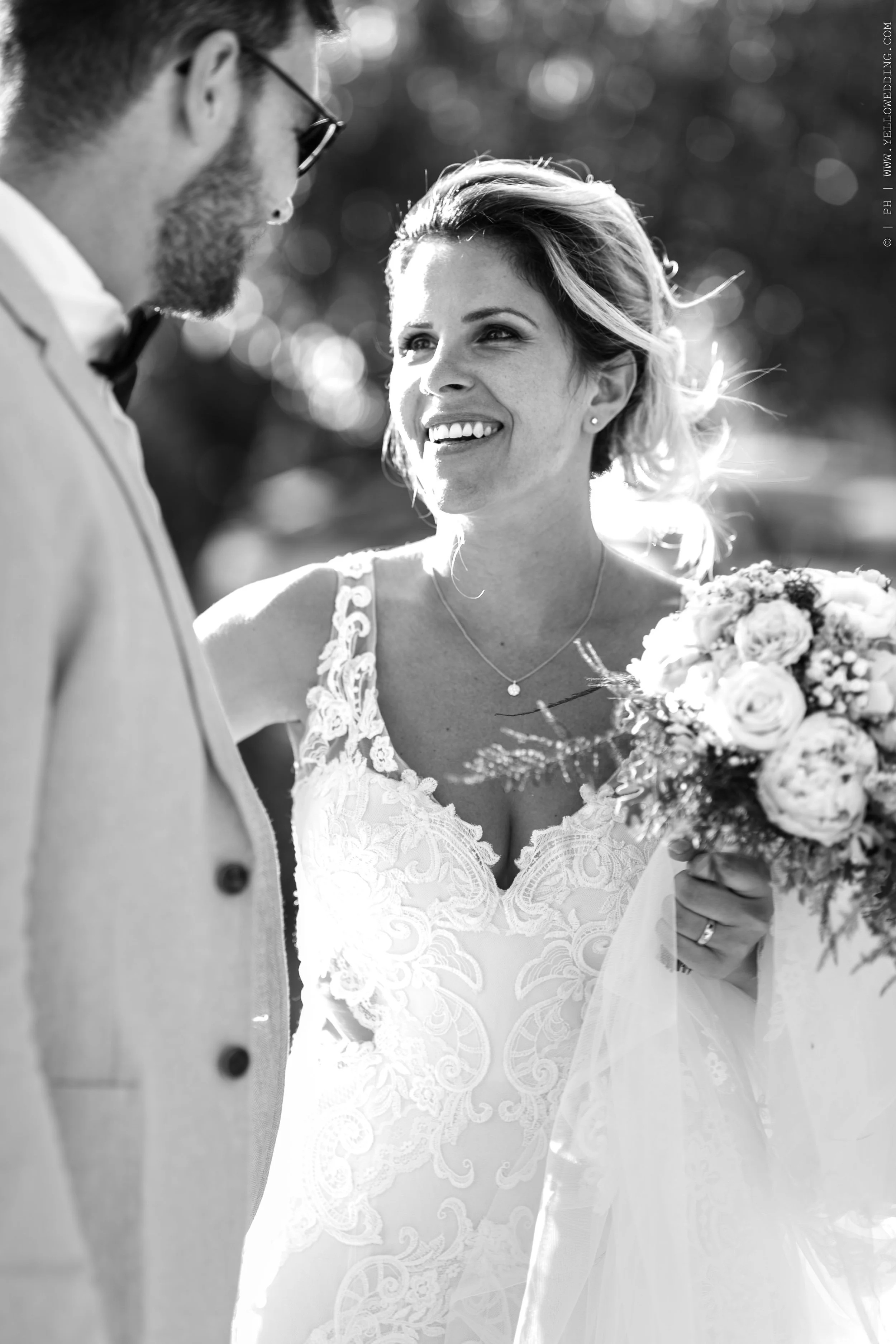 YelloweddingMarta_350.jpg