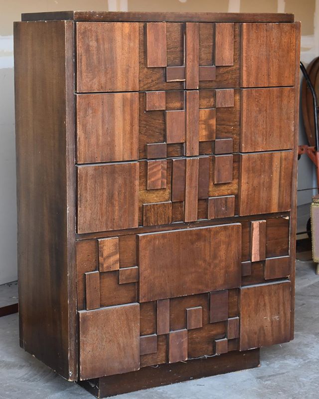 When you have a friend with a warehouse full of goodies that texts you at 8:30 in the morning on a Saturday to say she&rsquo;s getting rid of this gorgeous Lane Brutalist Midcentury Modern Tallboy Dresser and asks if you want it you say yes and start