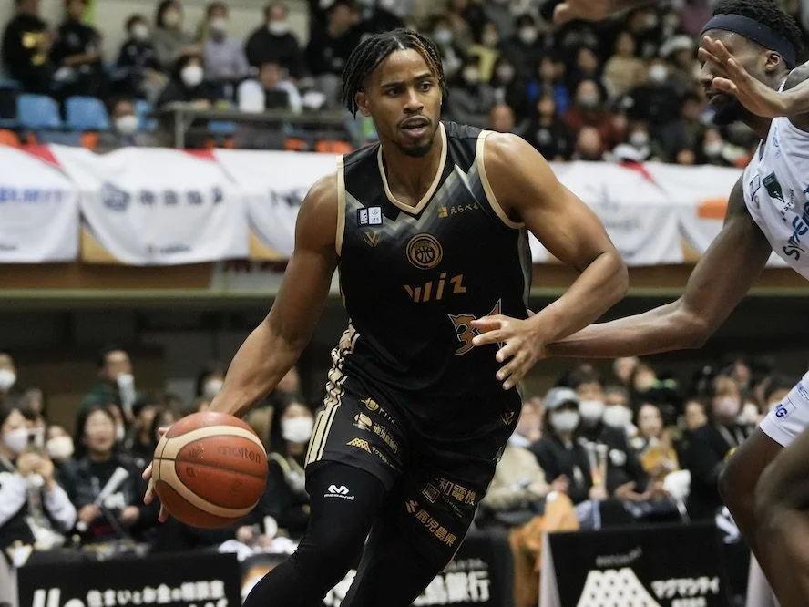 YOKOHAMA BC SIGNS KYLE RICHARDSON