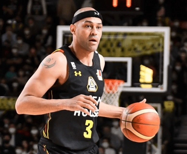 THE EHIME ORANGE VIKINGS WELCOME BACK MICHAEL PARKER