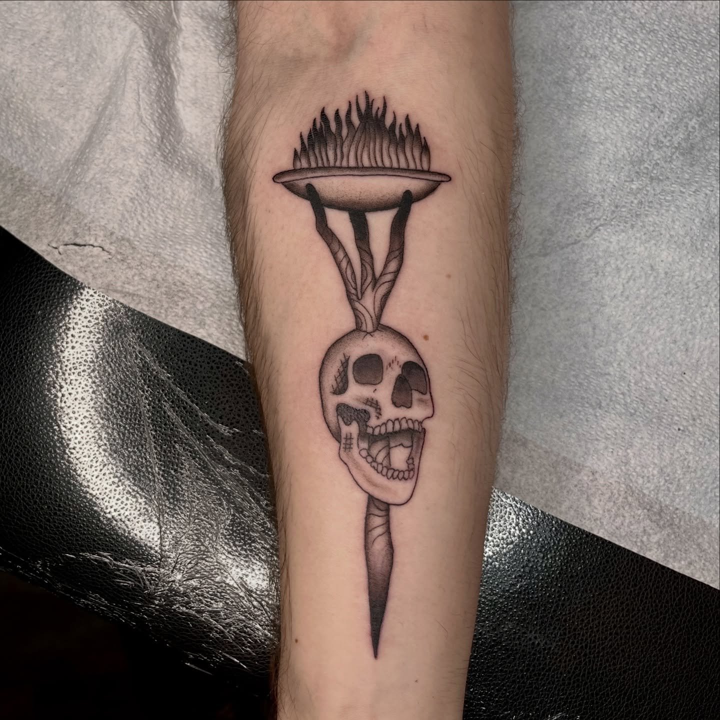 Late night walk in featuring a mashup of some old flash of mine. Thank you so much Eli!!! It was very fun meeting and hanging with you. Thanks for dealing with my delirious babbling at the end 😂😋.
Dm for your own!