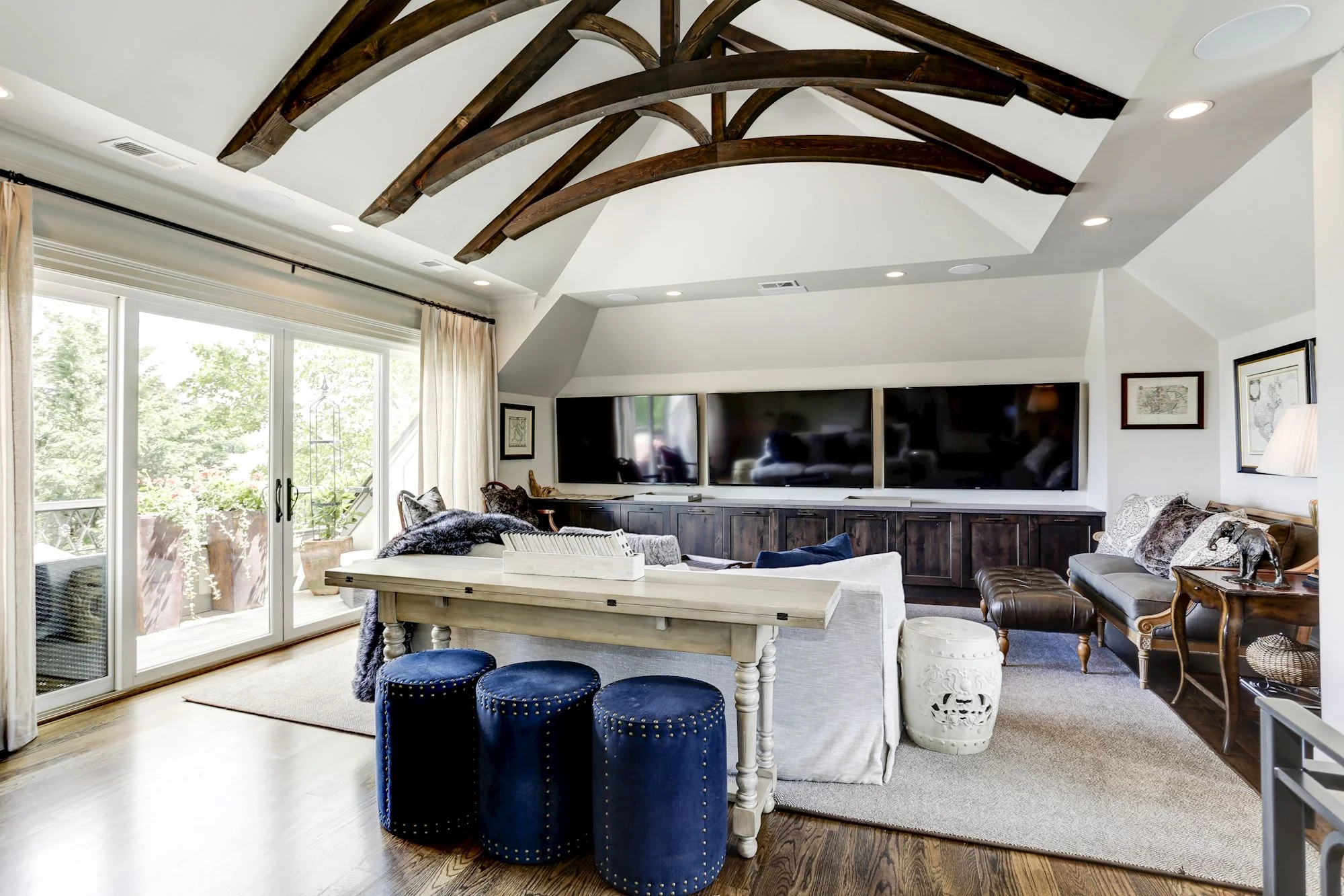 GREATJONES-32ND-LOFT-1.jpg