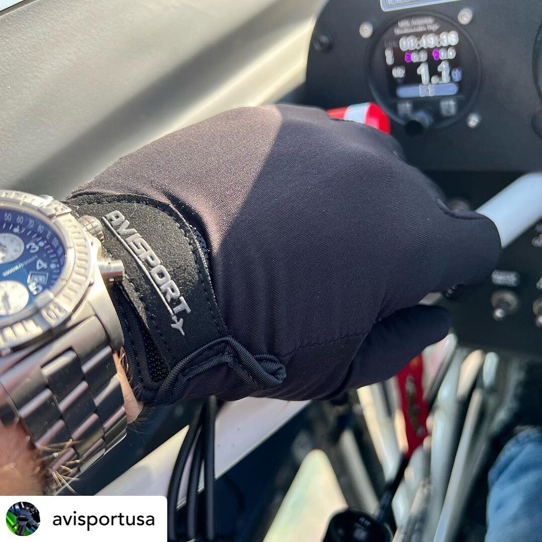 Posted @withregram &bull; @avisportusa In the words of Bruce Buffer, iiiiiiiiiiiiiits tiiiiiiiiiiiiiiiiime! The Avisport aviation glove is finally here, and finally for sale (link in bio). To kick things off, we want to do a giveaway!  To enter, like