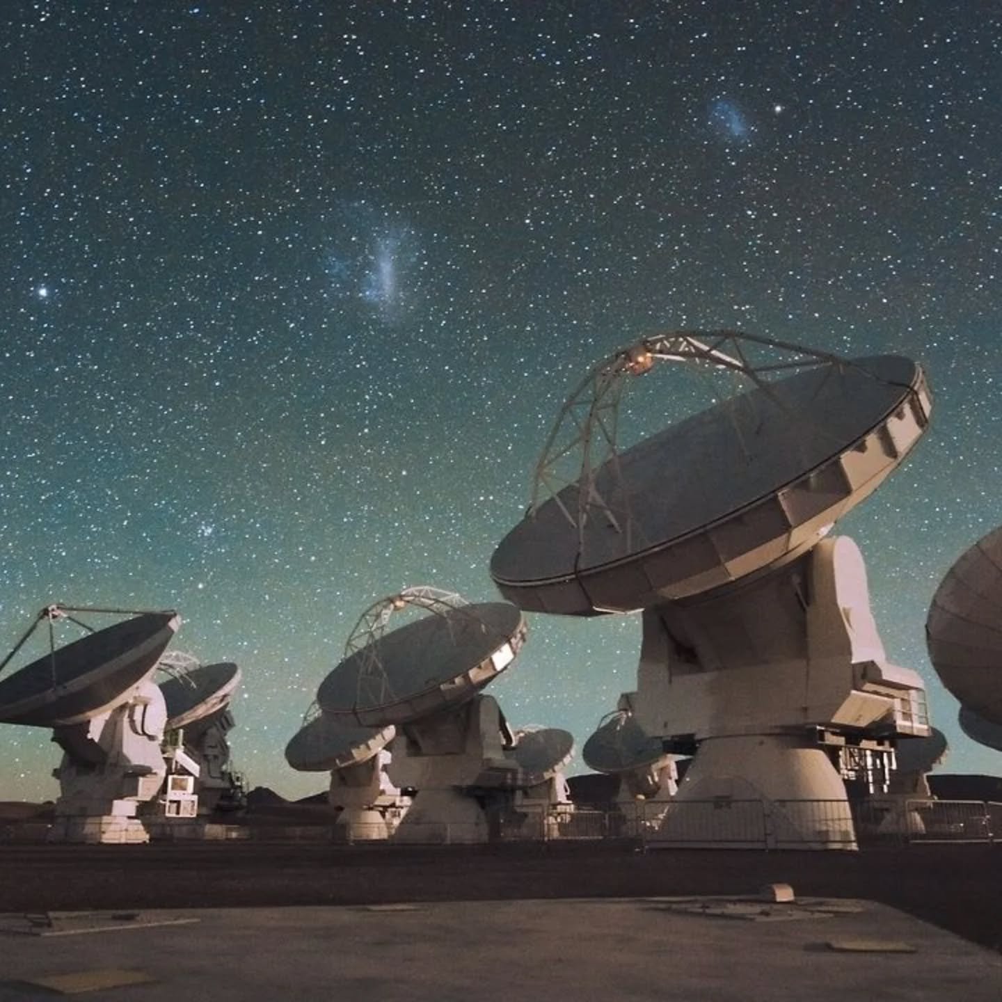 This morning I landed in Santiago, Chile, the start of my residency and research trip to @alma.observatory. I'll travel to Calama and San Pedro de Atacama tomorrow and go to the OSF and array 16,400 ft above sea level to see the place the Atacame&nti