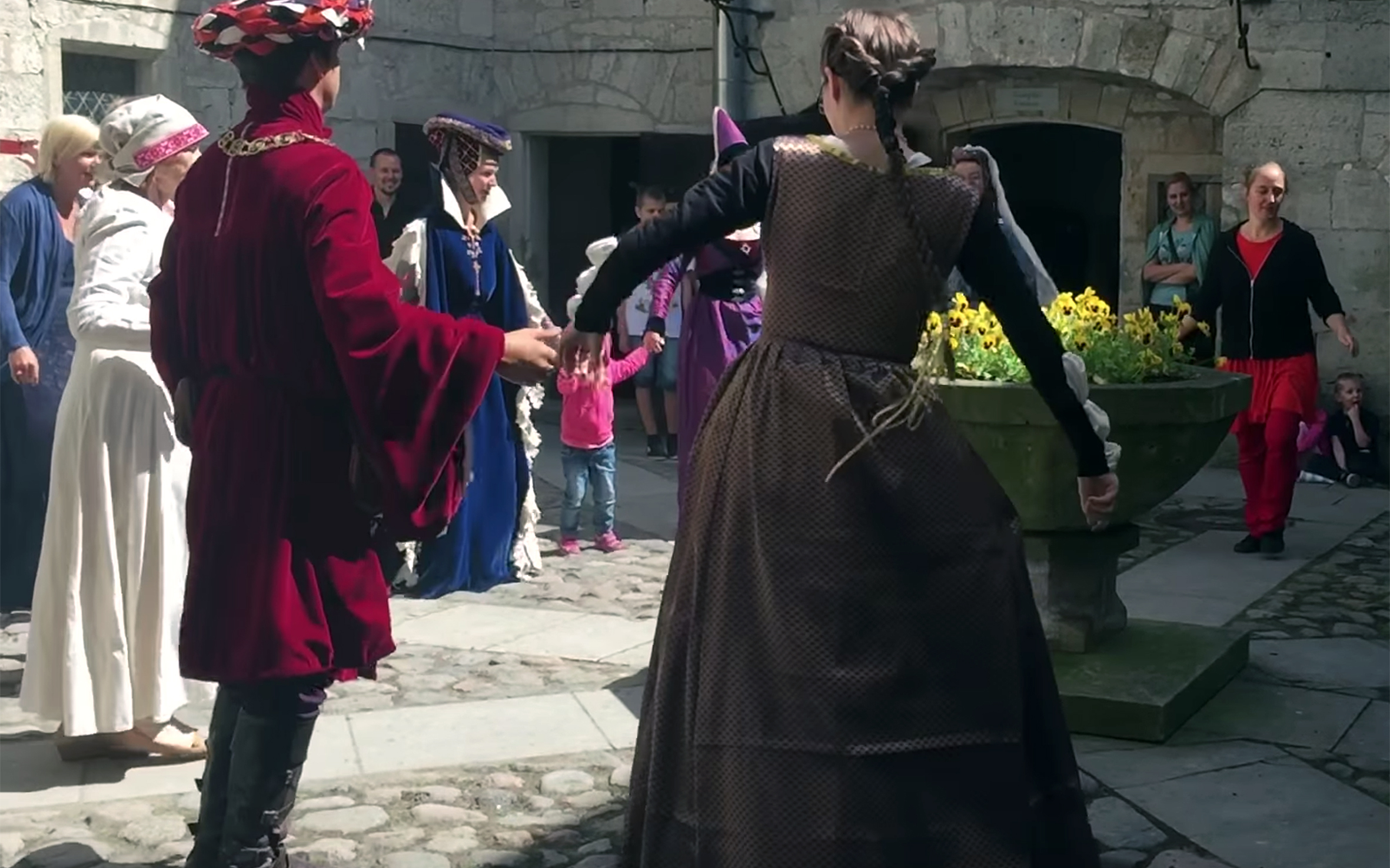 569-Medieval dance England .jpg