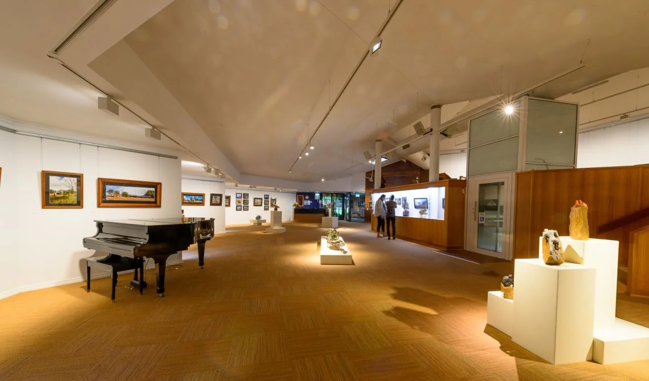 gallery whispering Land.jpg