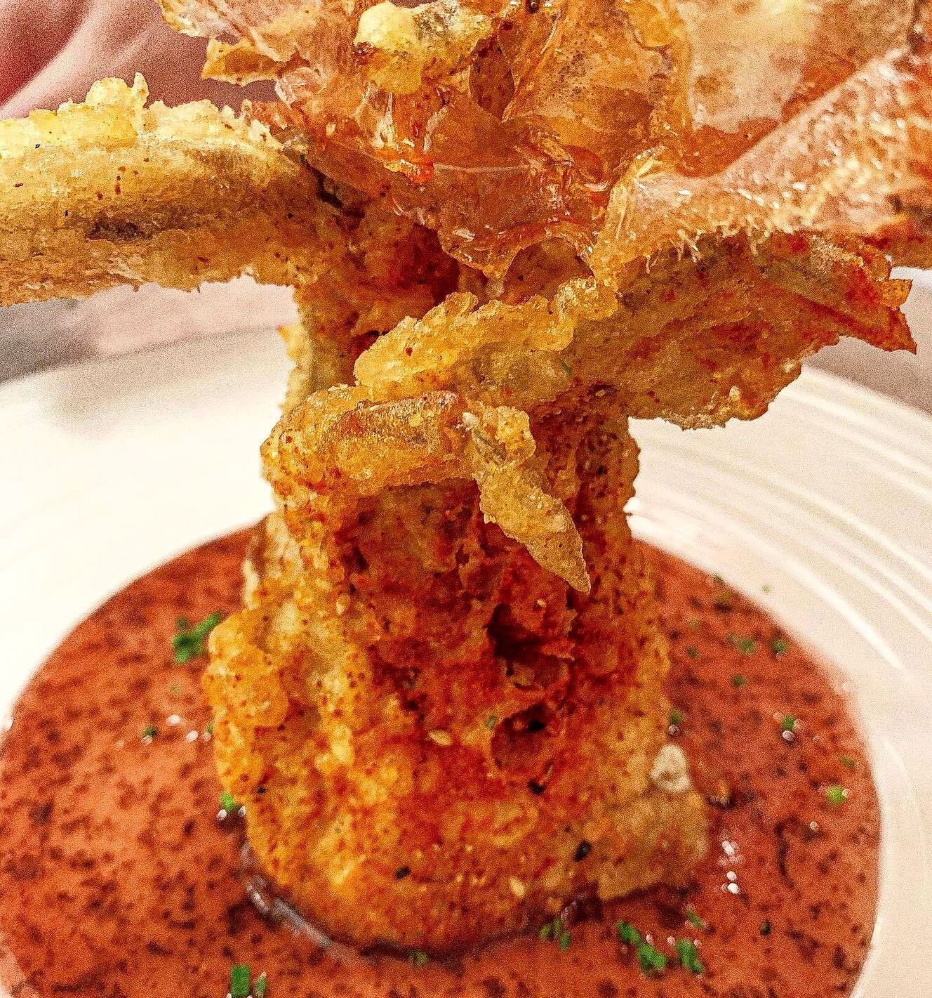 Our famous UME CRAB IS BACK!! This is a limited-time offer menu! Live Maryland soft shell crab, lightly tempura, and served with ume shiso sauce. 🦀🦀🦀
.
.
.
.

#oishii #oishiiboston #support #supportlocal #southend #bostonsouthend #southendboston #