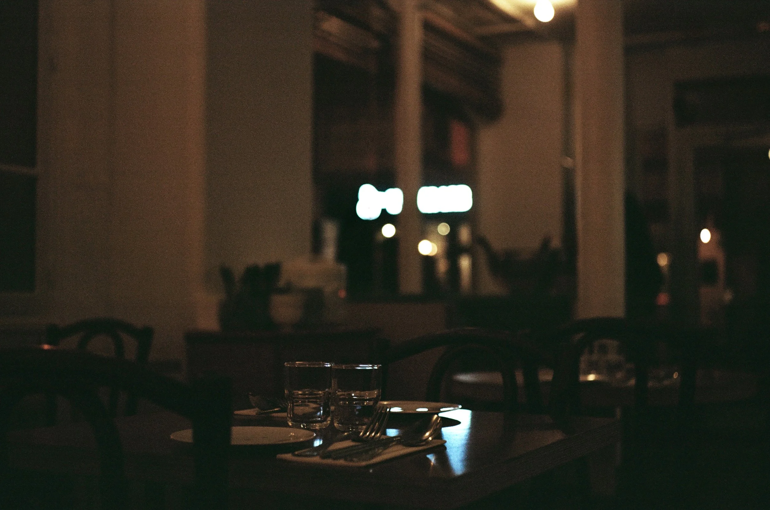 Double Dragon Tatiana Katia Levha cuisine métissée pétillante aux influences philippines vins naturels rue Fragos Lecourtier restaurant agence architecture décoration ambiance point de vue atmosphère cheffe chef plats Paris nuit