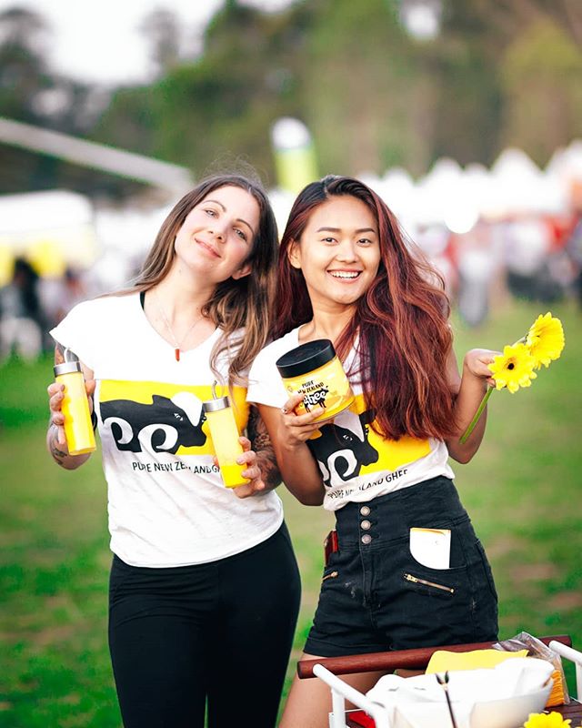 We may just be a tiny bit obsessed with yellow. It's pure positivity ☀️🌻💛
.
.
.
.
.
.
#believeinpure #purenewzealand #ghee #gheegan #sunshine #consciousfood #vegetarian #cheflife #chefmom #desighee #diwali2018 #park #yellow #kiwipride