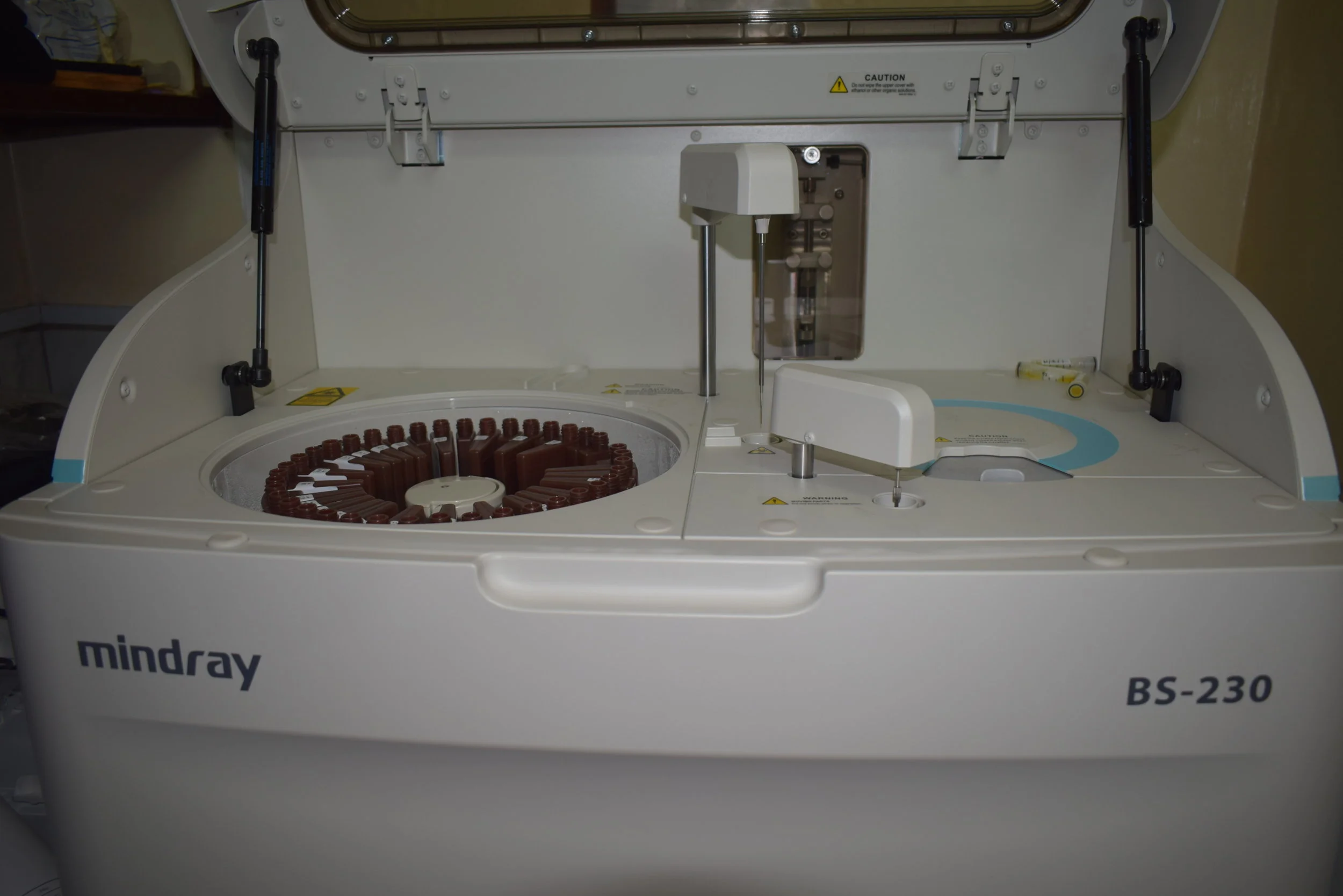 FULLY AUTOMATED MINDRAY BS-230 BIOCHEMISTRY MACHINE