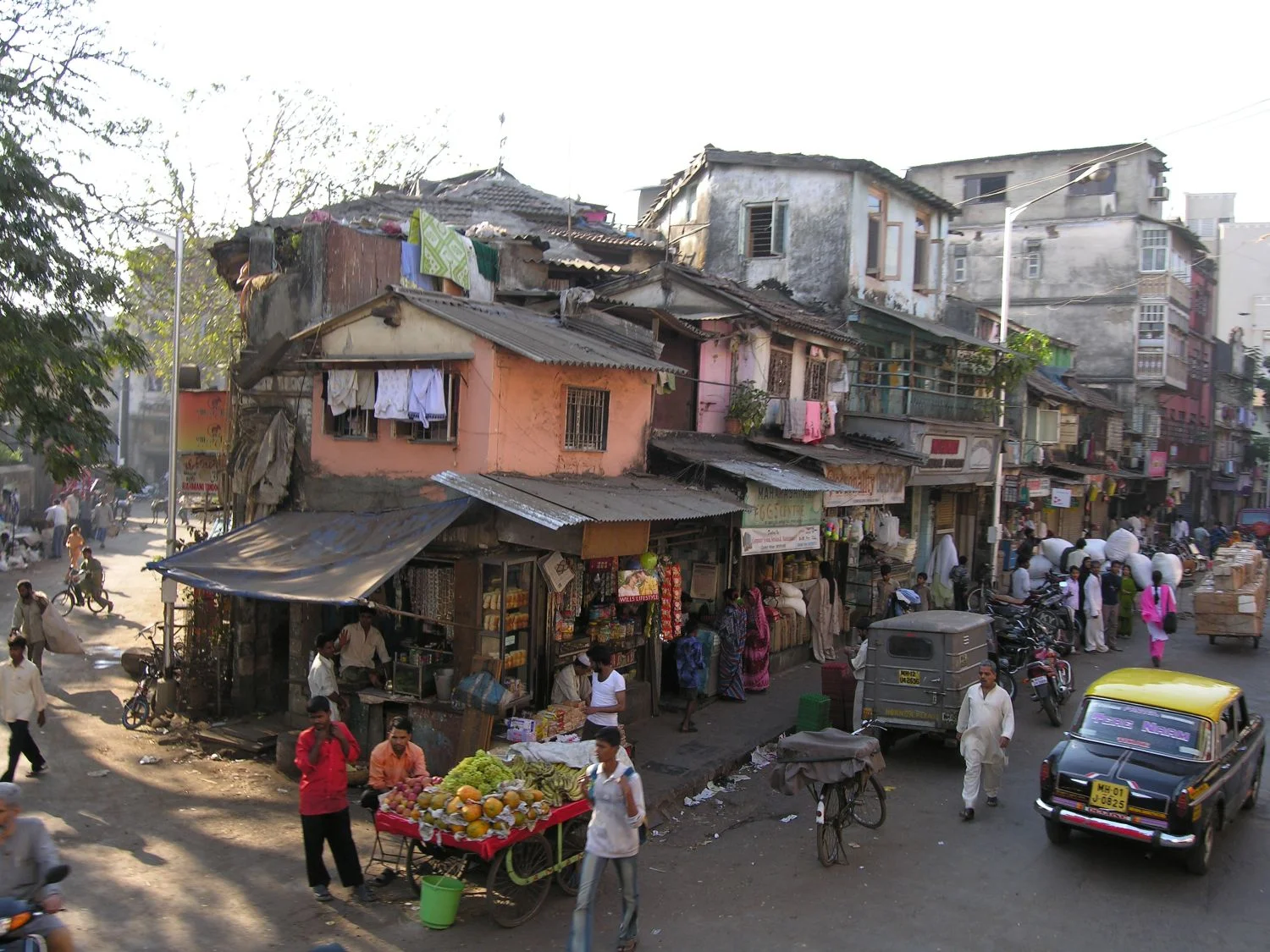 Mumbai Bombay | Maisons de Bombay et trafic | photo sandrine cohen