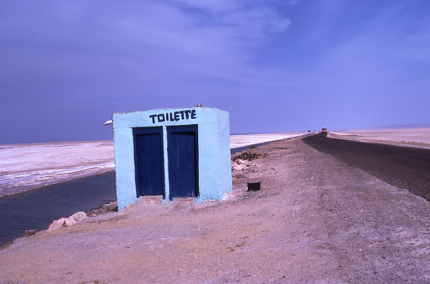 Toilets | Chott el Jerid | Désert de sel | Tunisie | ©sandrine cohen