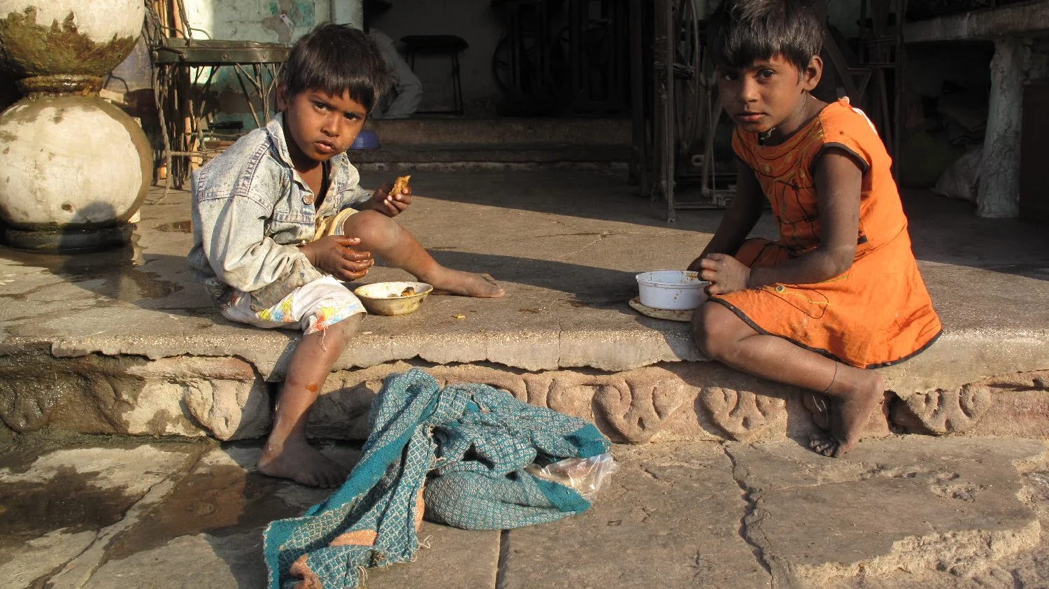 Jodhpur | Blue city Rajasthan | street children in Jodphur | photo sandrine cohen
