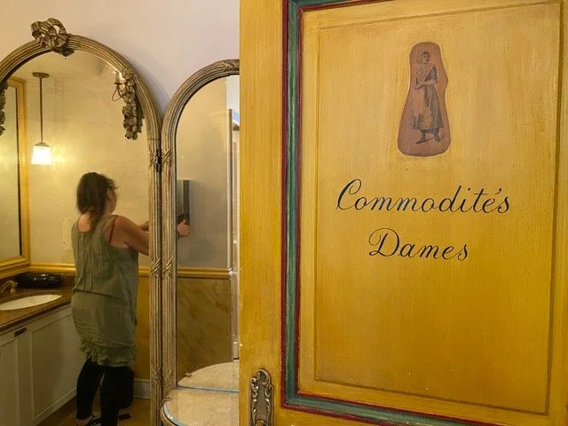 Toilettes femmes | commodités | WC | restaurant Le Procope | Paris 6e | @sandrinecohen