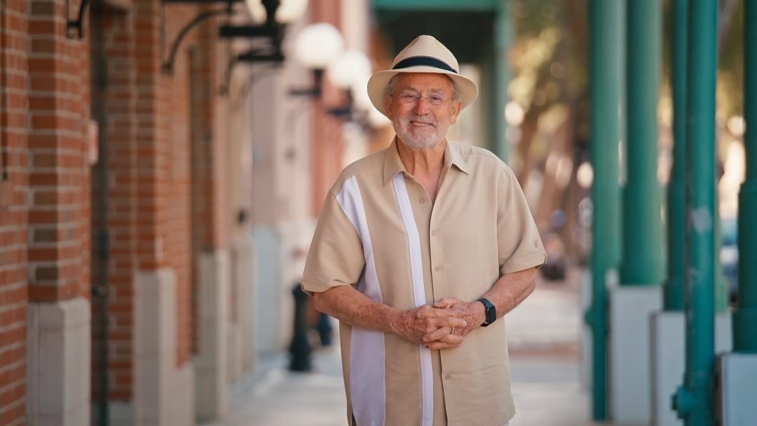 Joseph Rosendo traces his roots in Tampa, FL. This episode offers an intimate look into Joseph by following his immigrant grandfather&rsquo;s life in Tampa, Florida&rsquo;s &ldquo;Cigar City&rdquo; in the 1890&rsquo;s. 

He explores Ybor City, visits