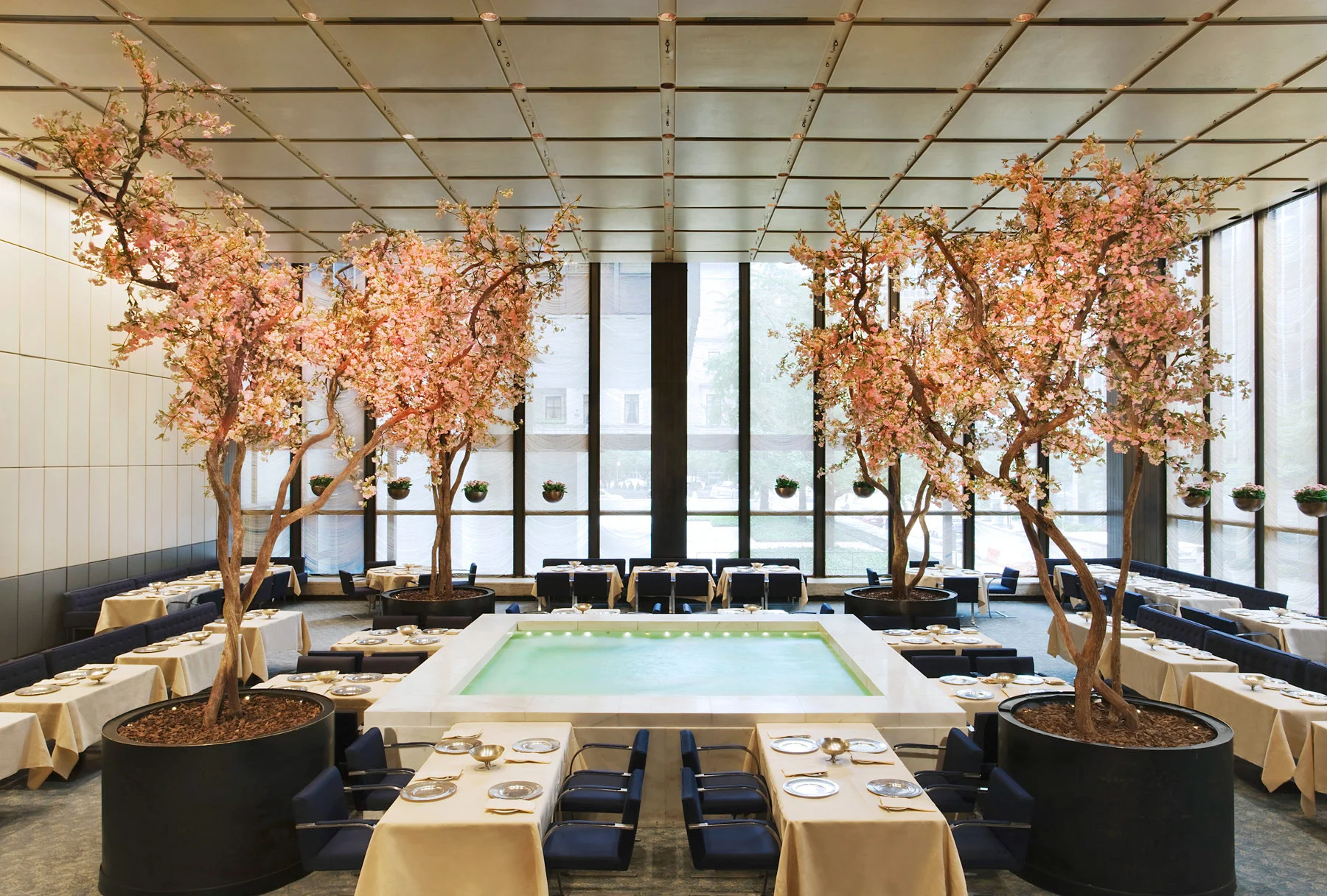 Wright_Four_Seasons_Restaurant_9-cr-Jennifer-Calais-Smith.jpg