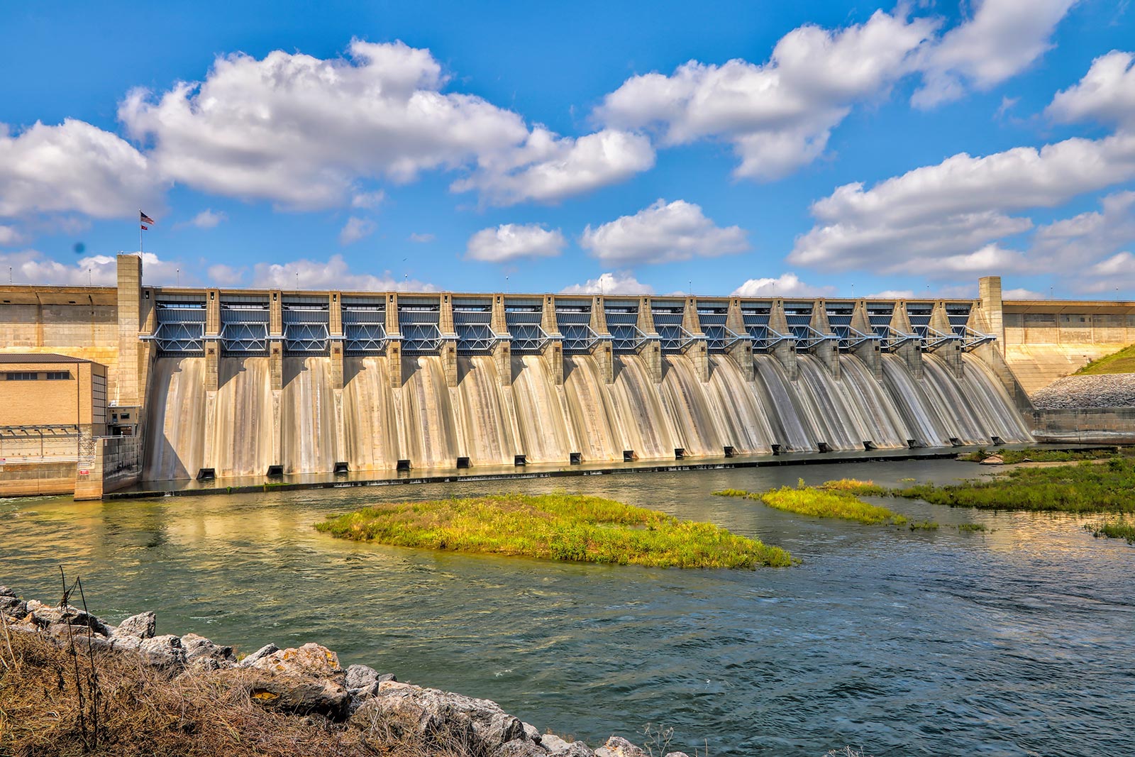 Dam.jpg