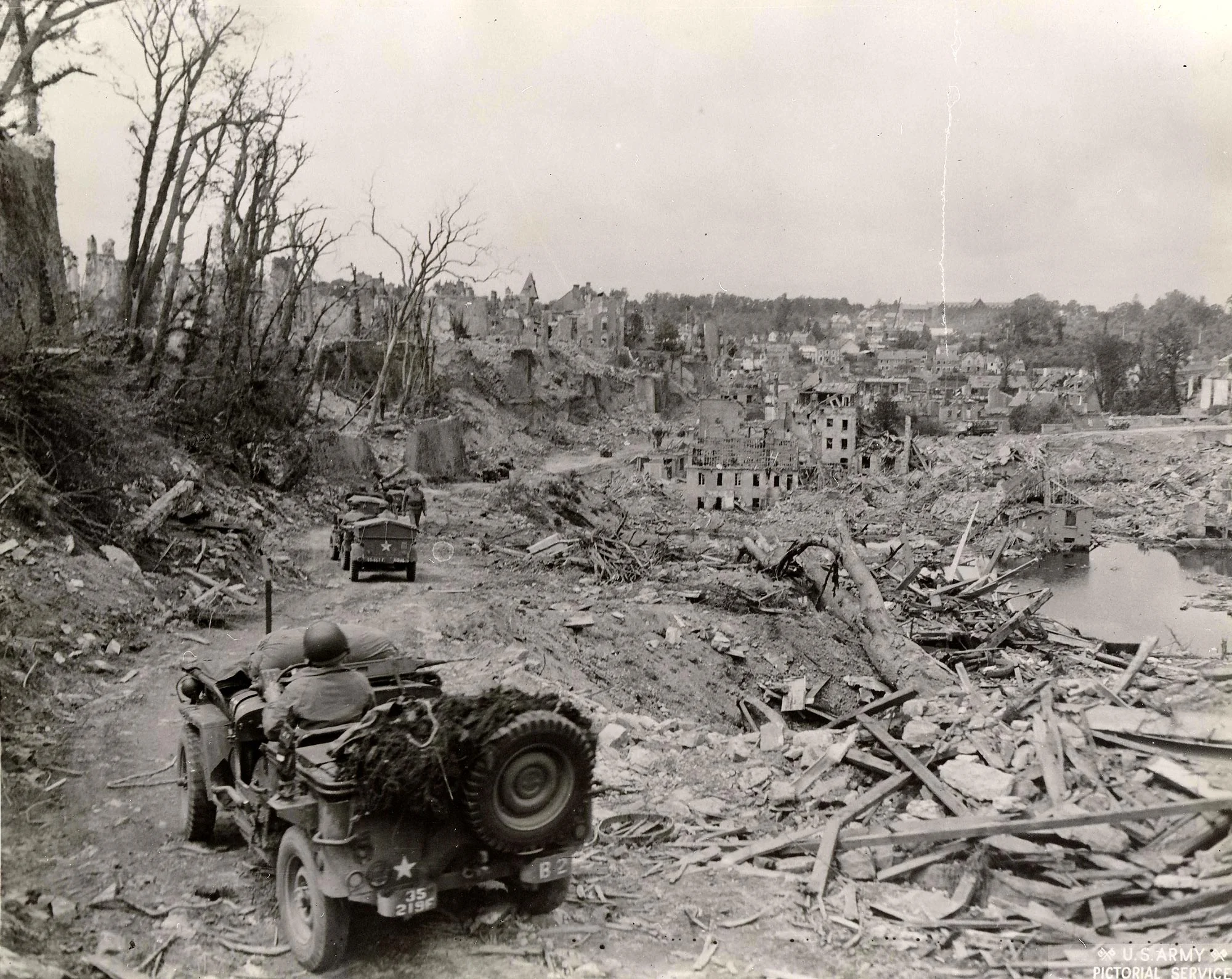 Collection Rodger Hamilton: The War Photos