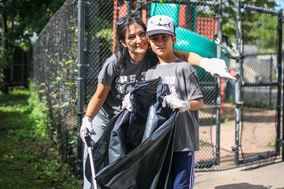 Site Cleanup_2019-5-11 (credit Staten Island Advance-Jason Paderon)2.jpg