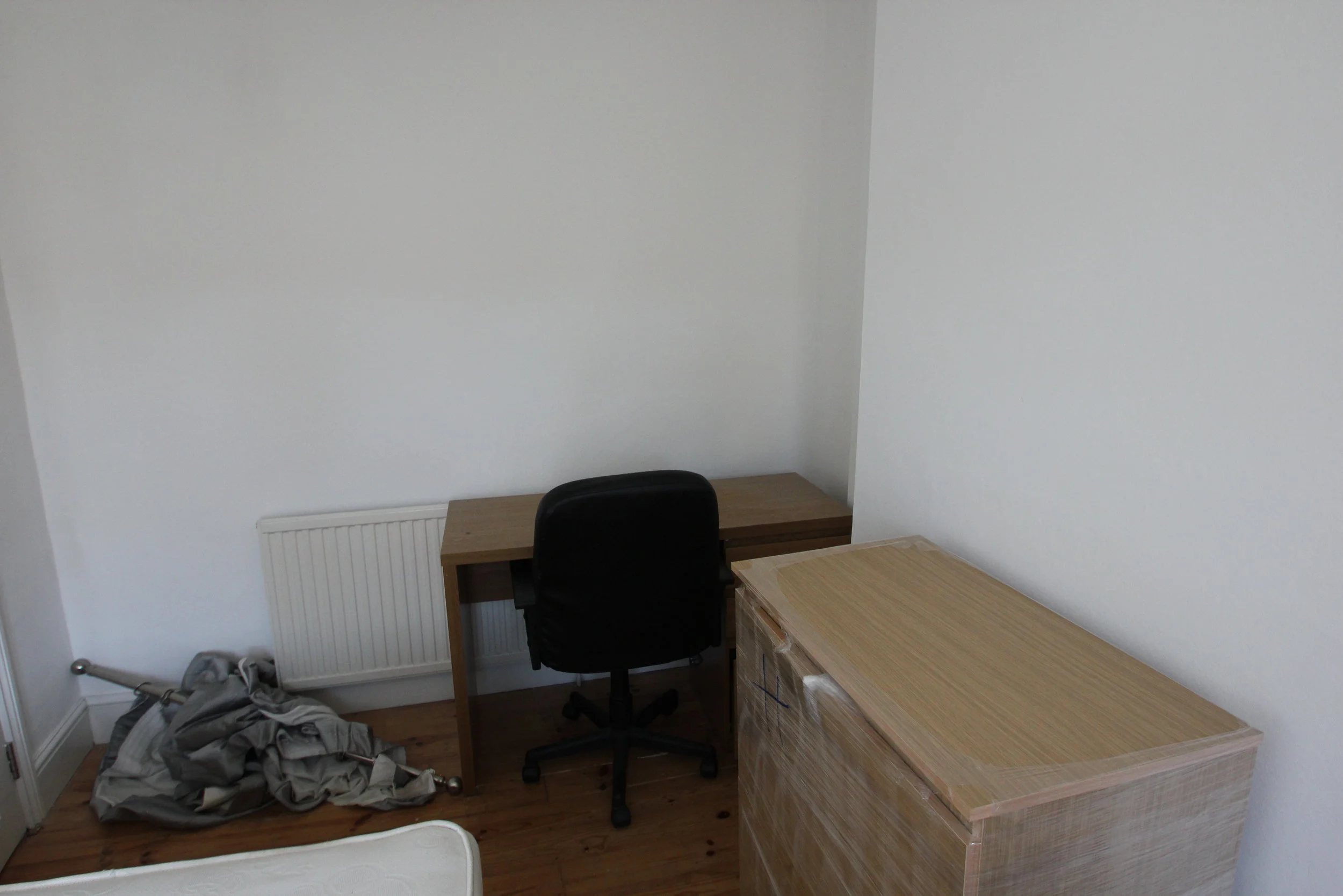 P1296 bedroom 1 pic 2.jpg