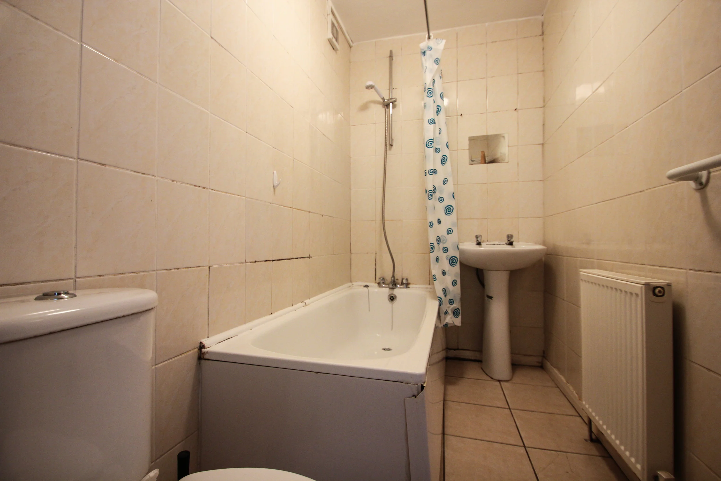 IMG_8105_edited.jpg bathroom .jpg