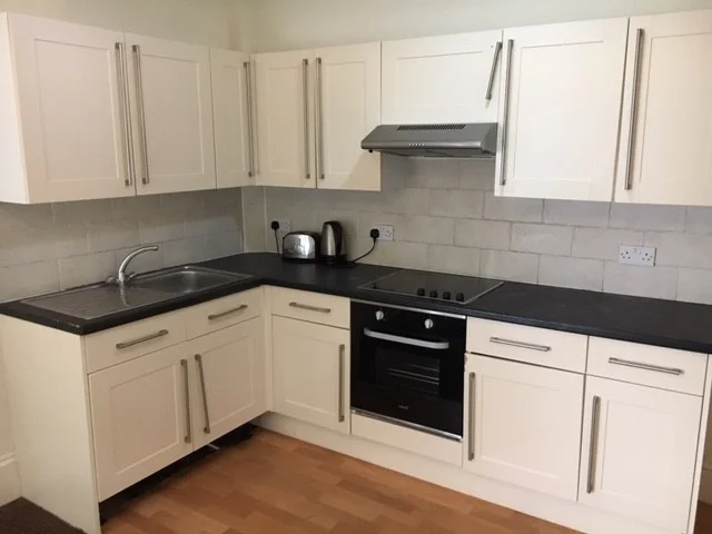 P2143 KITCHEN.jpg