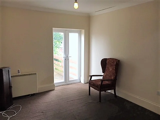 P2143 LOUNGE.jpg