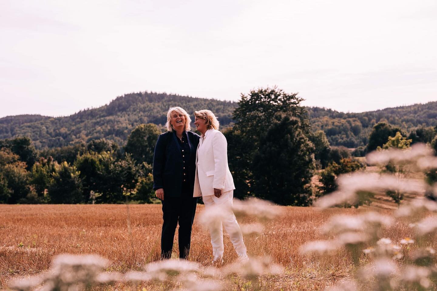 Kristin &amp; Anita~2.Sept 2023✨
.
.
.
.
.
#bryllupsfotograf #loveislove #sonya7iii #tamron35150mm #focusnordicambassador