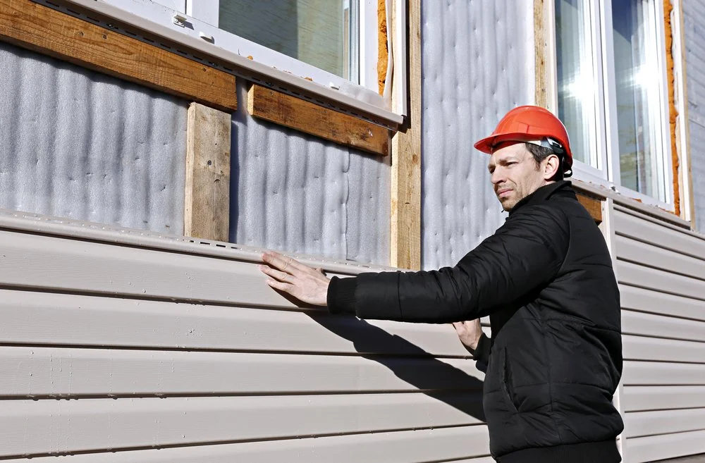 Discussing 5 Signs That Could Mean Your Siding Needs Replacement
