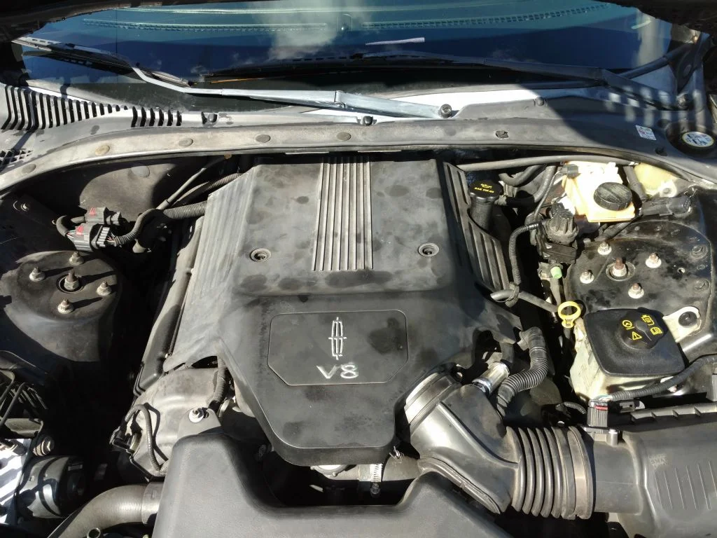 22Lincoln2004LS.jpg